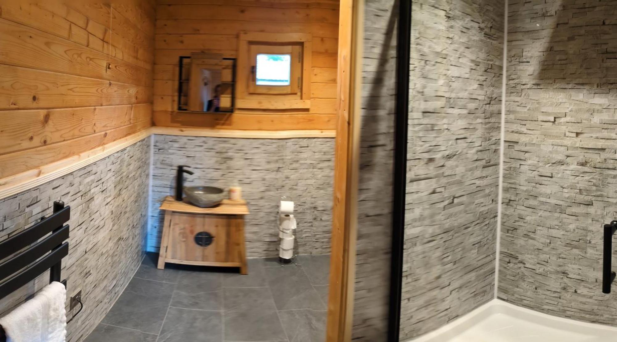 Rustic Lodge Retreat At Riverview Holiday Park Newcastleton المظهر الخارجي الصورة