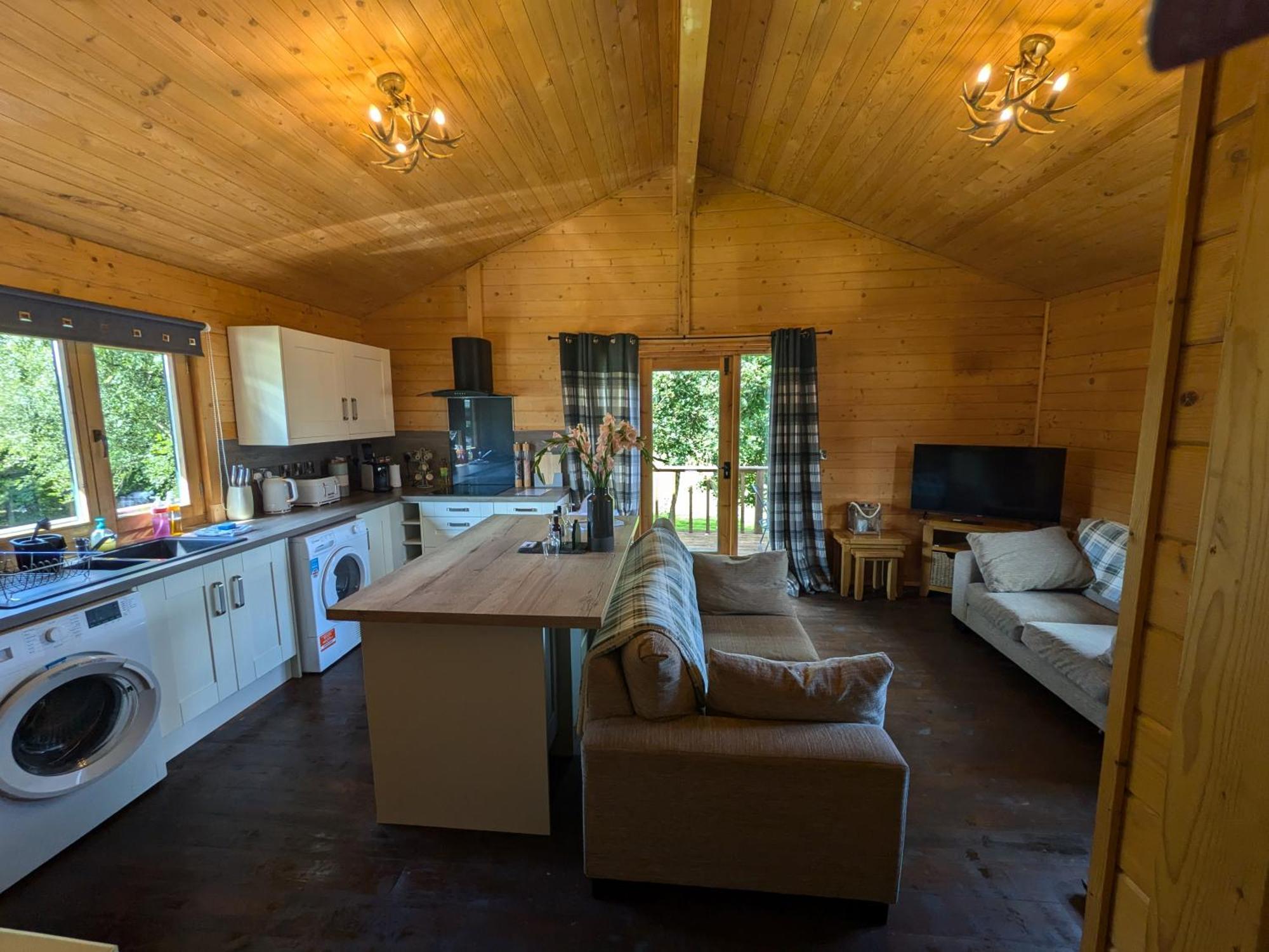 Rustic Lodge Retreat At Riverview Holiday Park Newcastleton المظهر الخارجي الصورة